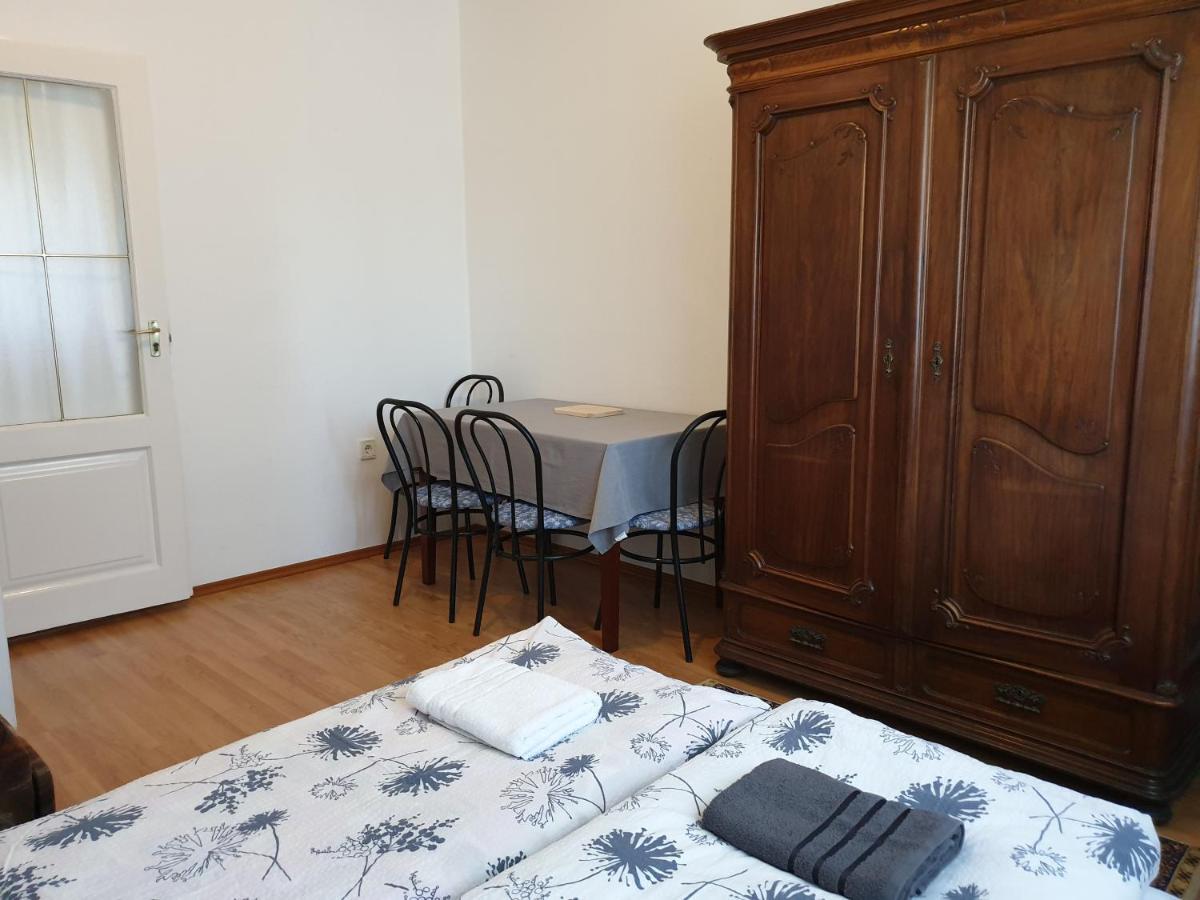 Fertődi Kúria Vendégház Exterior foto